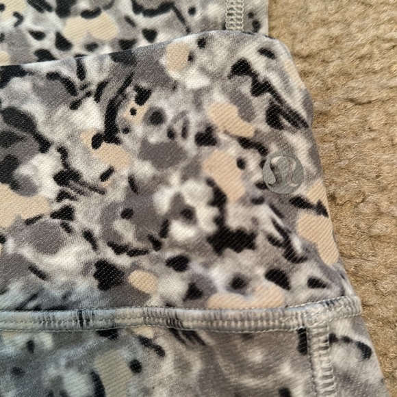 Lululemon Women’s Leggings Size 4 - Picture 2 of 5